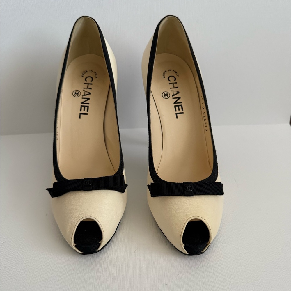 Chanel peep toe vintage pumps